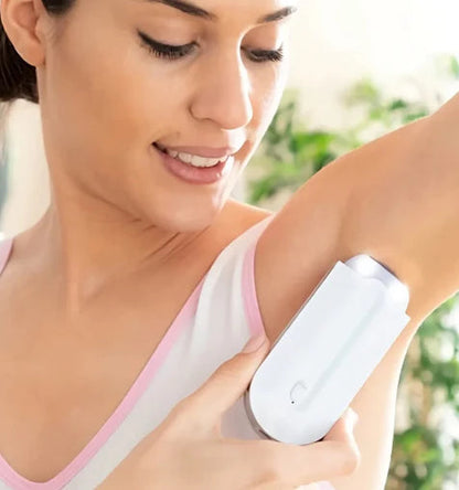 ¡Piel suave al instante! Compra la Finishing Touch y recibe el Depilador de Cejas GRATIS ✨